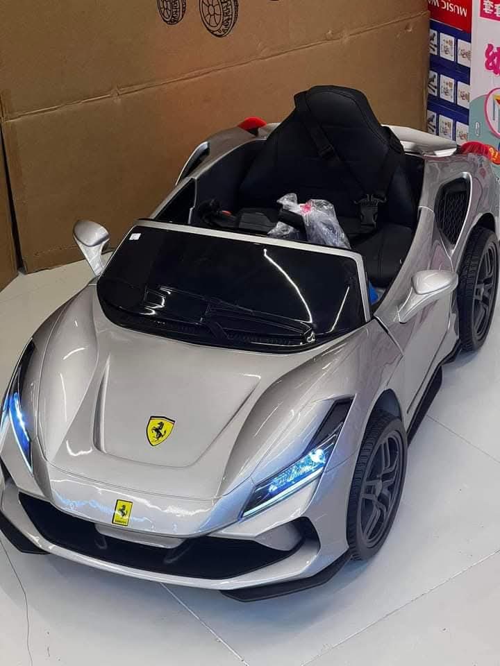 FERRARI CAR